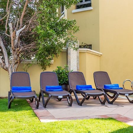 Chic 4Br Villa With Assistant Room And Private Pool On Palm Jumeirah By Deluxe Holiday Homes Dubai Ngoại thất bức ảnh