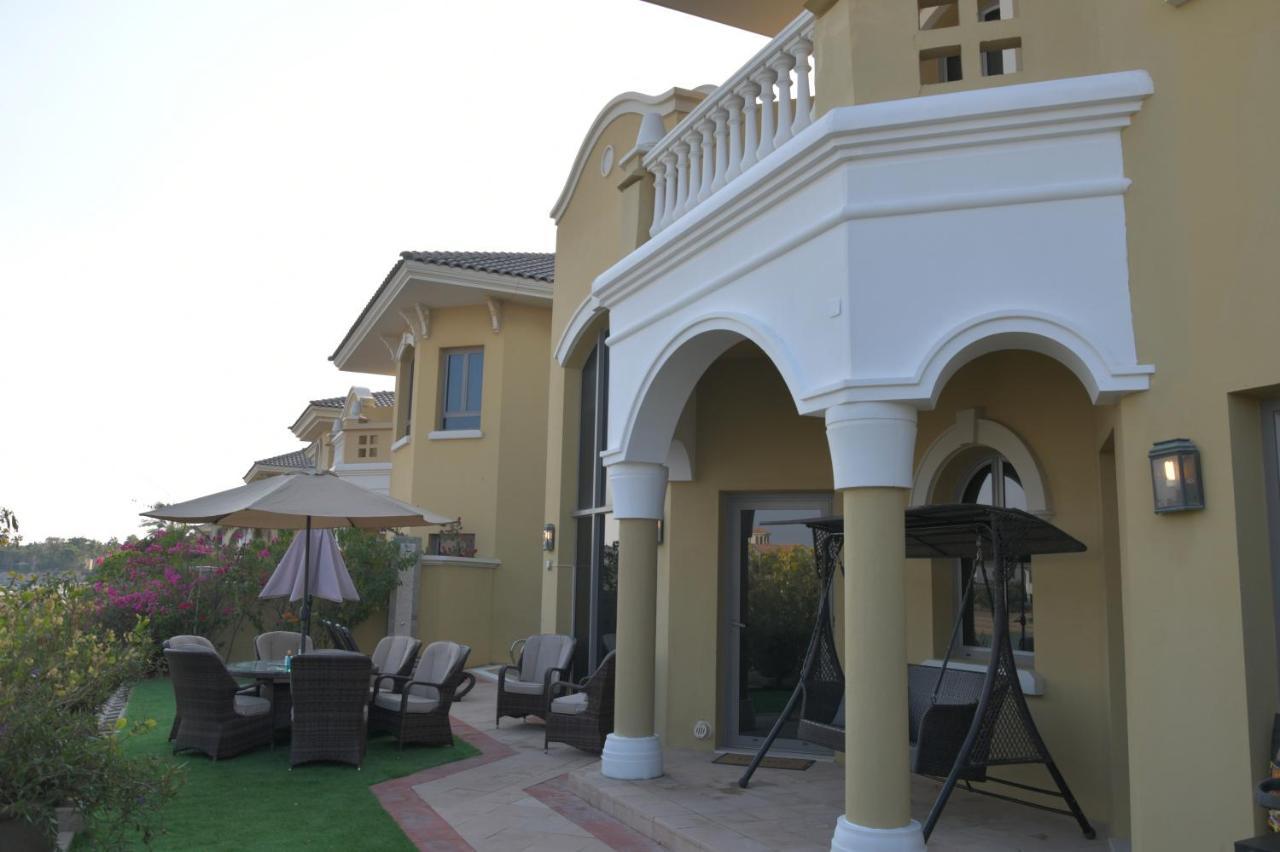 Chic 4Br Villa With Assistant Room And Private Pool On Palm Jumeirah By Deluxe Holiday Homes Dubai Ngoại thất bức ảnh