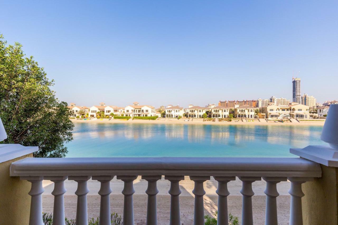 Chic 4Br Villa With Assistant Room And Private Pool On Palm Jumeirah By Deluxe Holiday Homes Dubai Ngoại thất bức ảnh