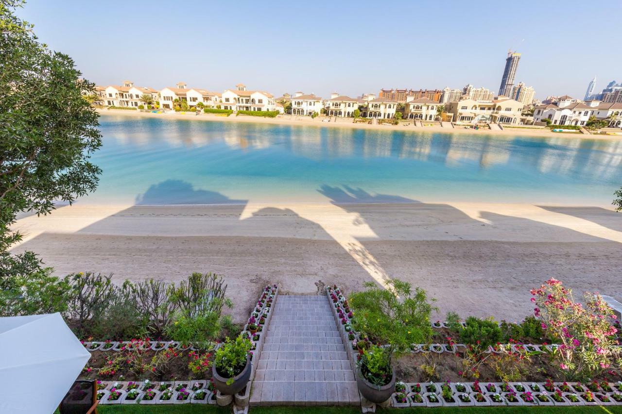 Chic 4Br Villa With Assistant Room And Private Pool On Palm Jumeirah By Deluxe Holiday Homes Dubai Ngoại thất bức ảnh
